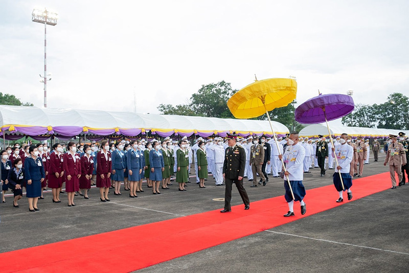 เก็บตก ในหลวง เสด็จฯ จากเลขาผู้ว่าฯ ทรงห่วงพสกนิกรจอดเครื่องบินรอ