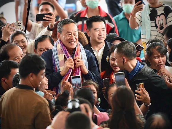 เศรษฐา ทวีสิน