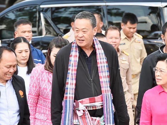 เศรษฐา ทวีสิน