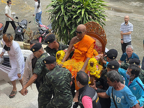 เลขอายุ - ทะเบียนรถ หลวงปู่แขก งวดนี้ 1/10/66