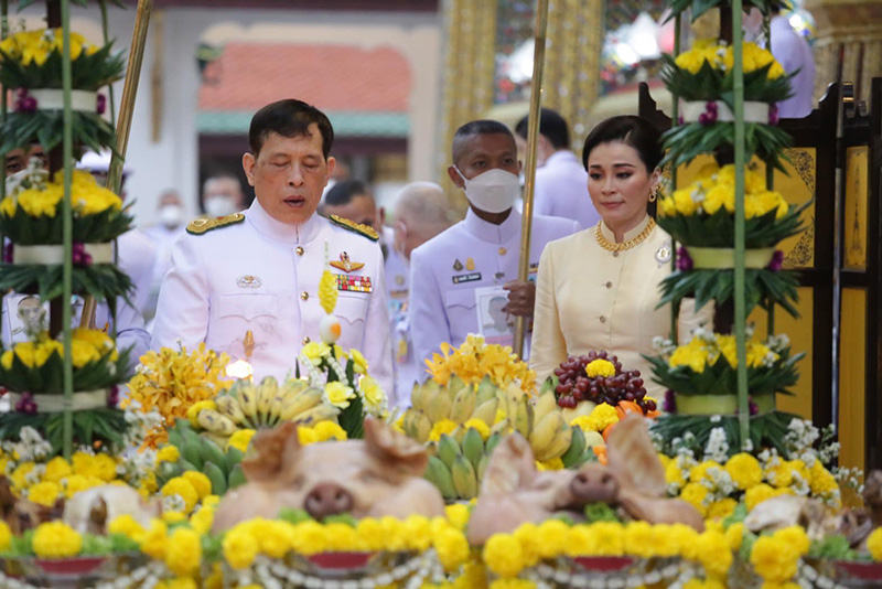 ในหลวง พระราชินี เสด็จฯ ทรงบำเพ็ญพระราชกุศล