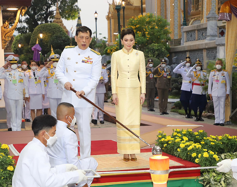 ในหลวง พระราชินี เสด็จฯ ทรงบำเพ็ญพระราชกุศล