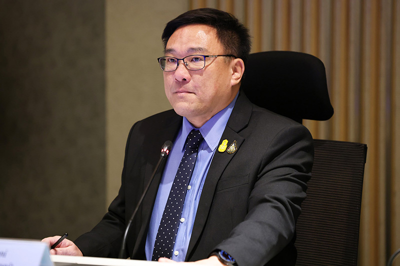 นายจุลพันธ์ อมรวิวัฒน์