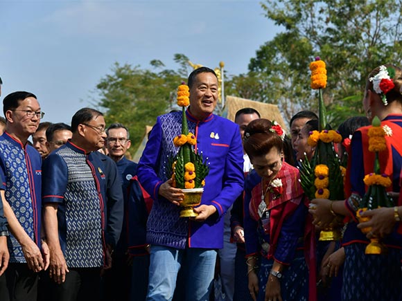 เศรษฐา ทวีสิน