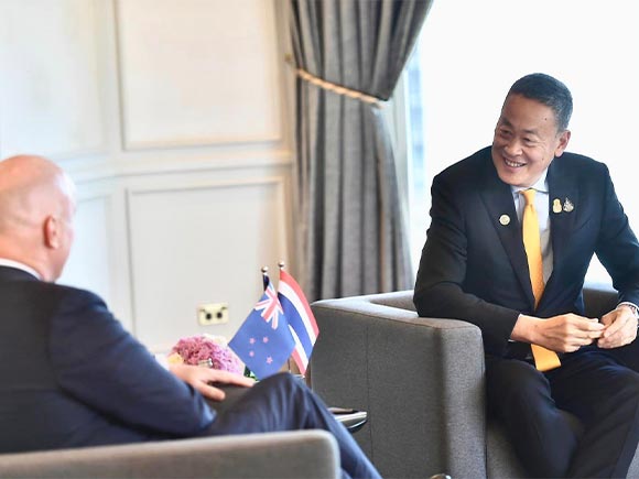 เศรษฐา ทวีสิน