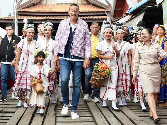 เศรษฐา ทวีสิน