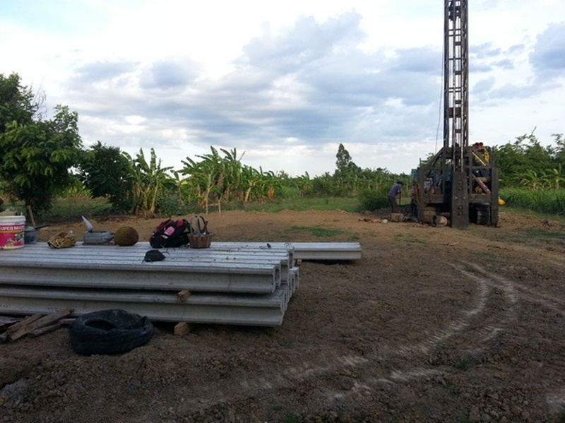 บ้านชั้นเดียวหลังเล็กกลางไร่ 