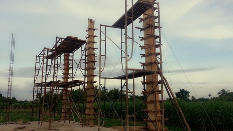 บ้านชั้นเดียวหลังเล็กกลางไร่ 