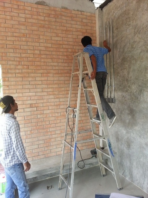 บ้านชั้นเดียวหลังเล็กกลางไร่ 