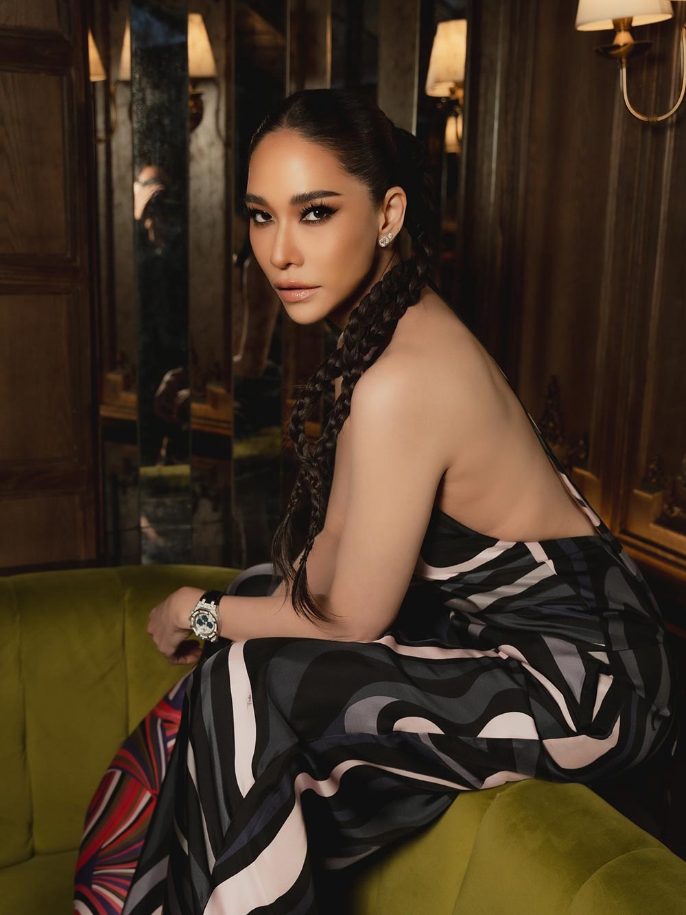 พลอย เฌอมาลย์