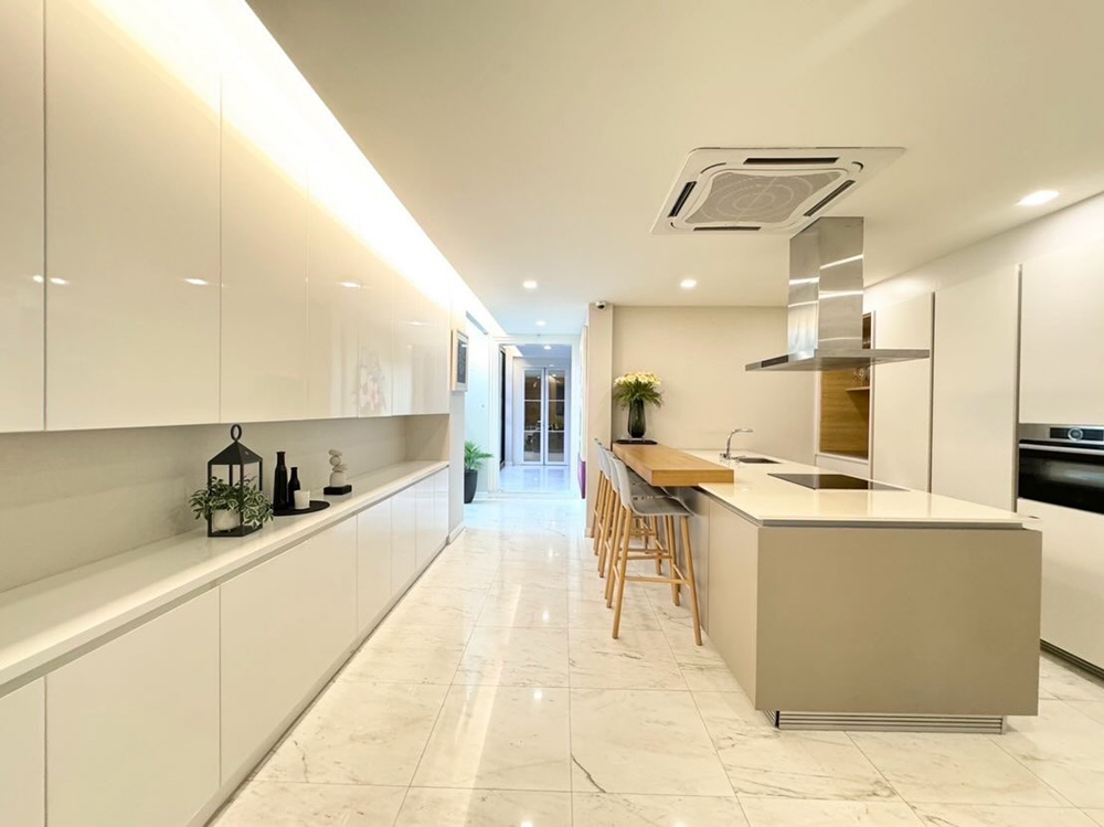 นานา ไรบีนา