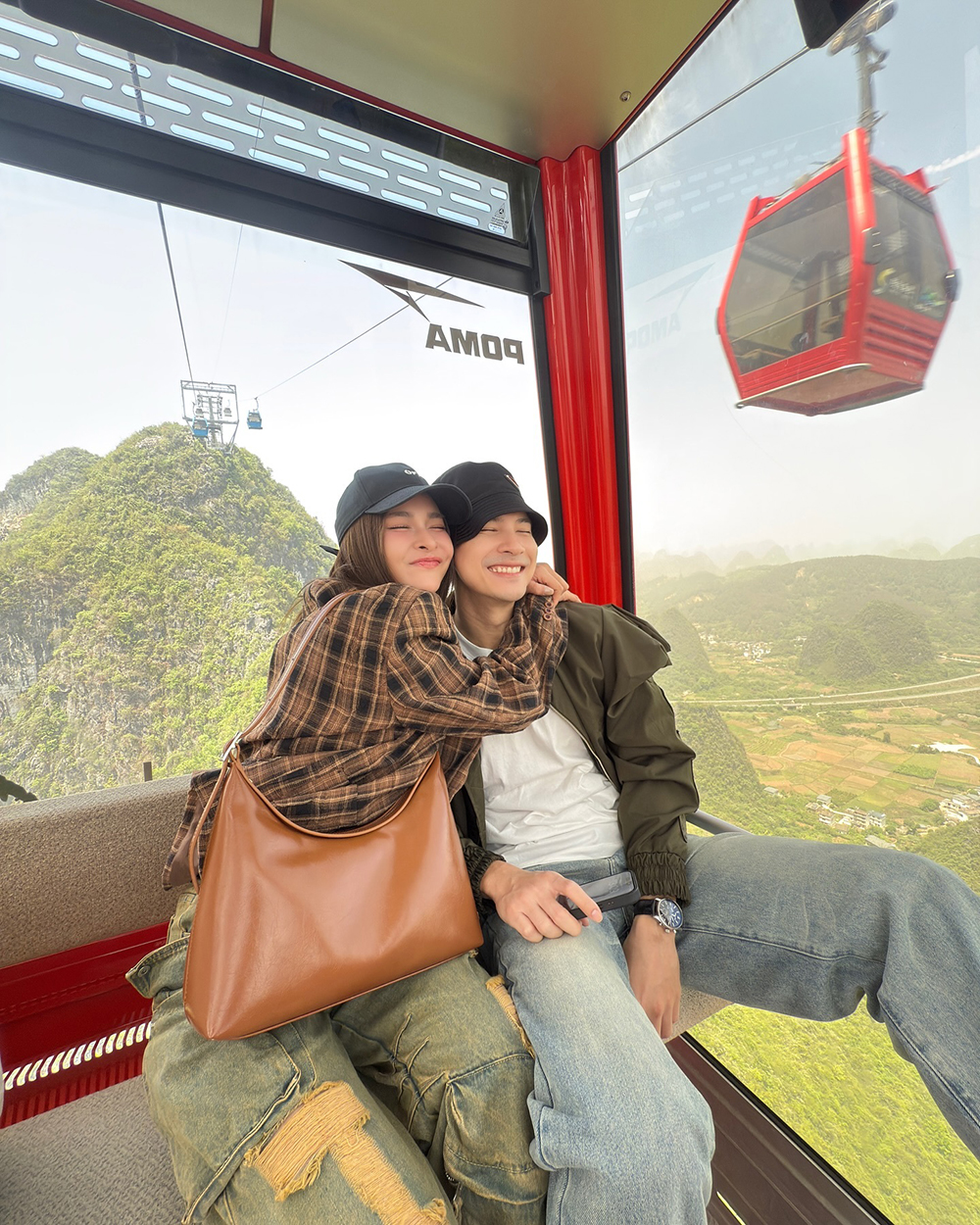 ปุ๊กลุก ฝนทิพย์ ไมค์ ภัทรเดช