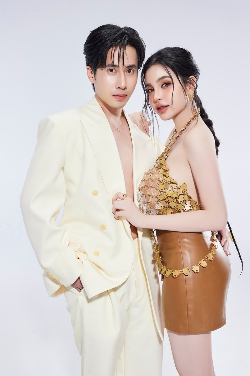 ครูเต้ย อภิวัฒน์ - ขนม ศศิกานต์ 