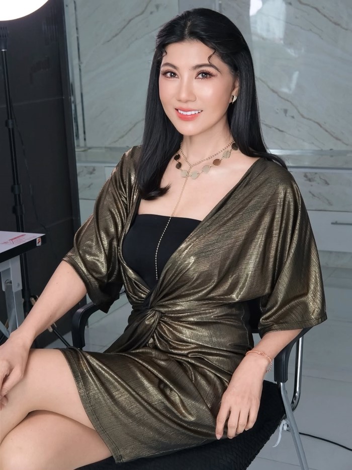  แก้ว อภิรดี ฉลองวันเกิดอายุ 60 ปี คนแห่ชมหน้าเด็กมาก 