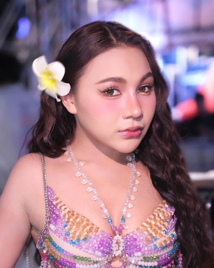  เจนนี่ รัชนก ฟาดคนแซะ ลิลลี่ ได้หมดถ้าสดชื่น อยู่กับแฟนก่อนแต่ง