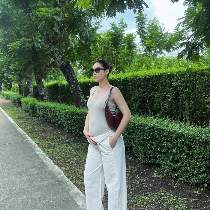 แมท ภิรนีย์ ก็มีการลงรูปสภาพหน้าท้อง