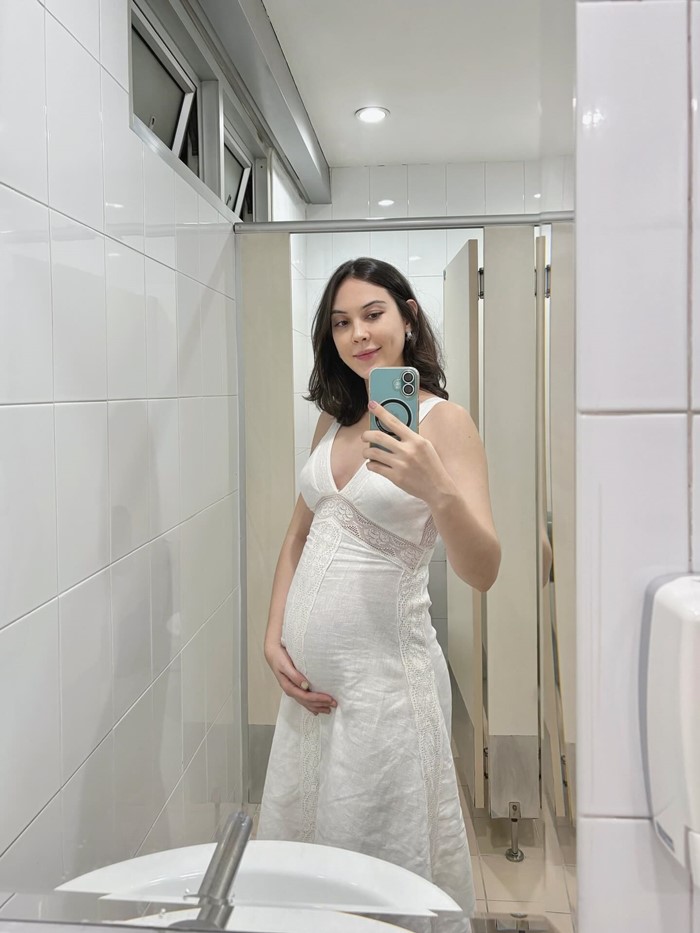 แมท ภิรนีย์ ก็มีการลงรูปสภาพหน้าท้อง