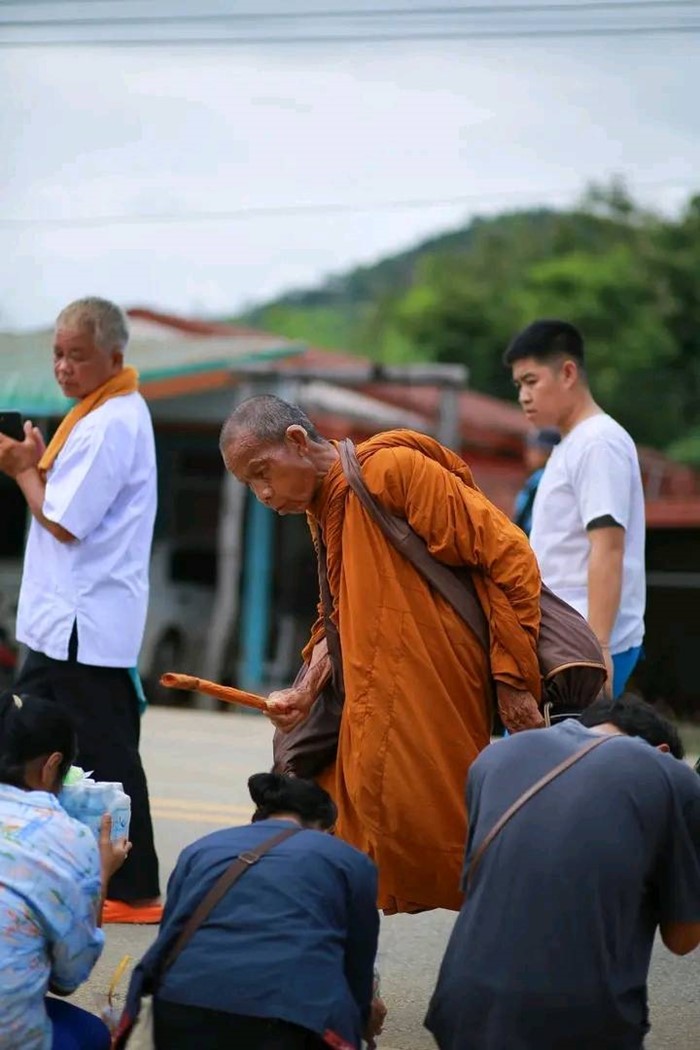 หวยหลวงตาบุญชื่น 