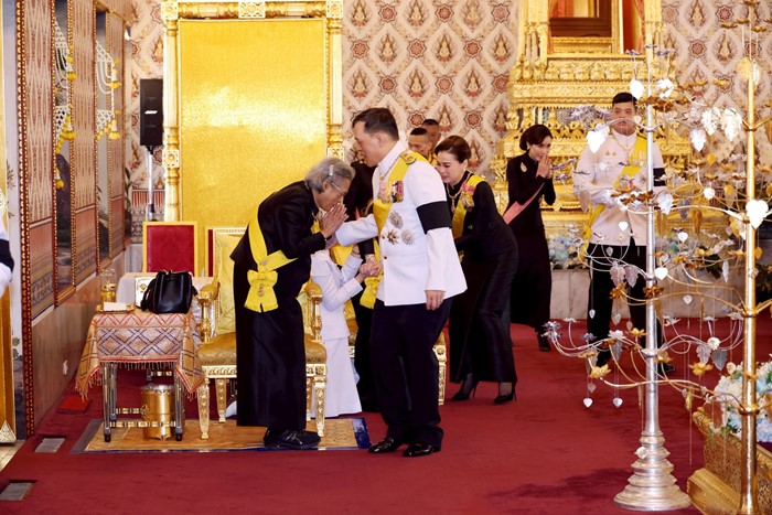 ในหลวง ร.10 ทรงบำเพ็ญพระราชกุศลปัณรสมวาร พระบรมศพ สมเด็จพระพันปีหลวง 