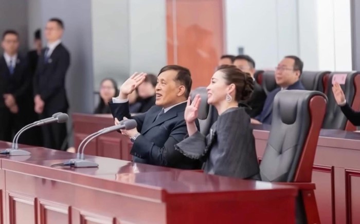 ในหลวง - พระราชินี ทรงทักทายนักบินอวกาศจีน บนสถานีอวกาศ ครั้งแรกในประวัติศาสตร์