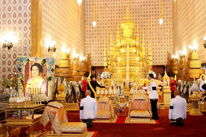 ในหลวง ร.10 ทรงบำเพ็ญพระราชกุศลปัณรสมวาร พระบรมศพ สมเด็จพระพันปีหลวง 