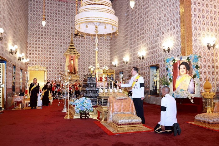 ในหลวง ร.10 ทรงบำเพ็ญพระราชกุศลปัณรสมวาร พระบรมศพ สมเด็จพระพันปีหลวง 