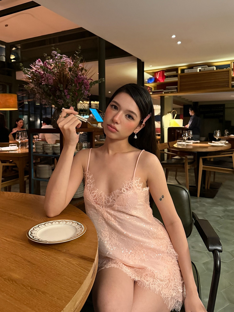 น้องวีวี่ เวอร์โรนิก้า