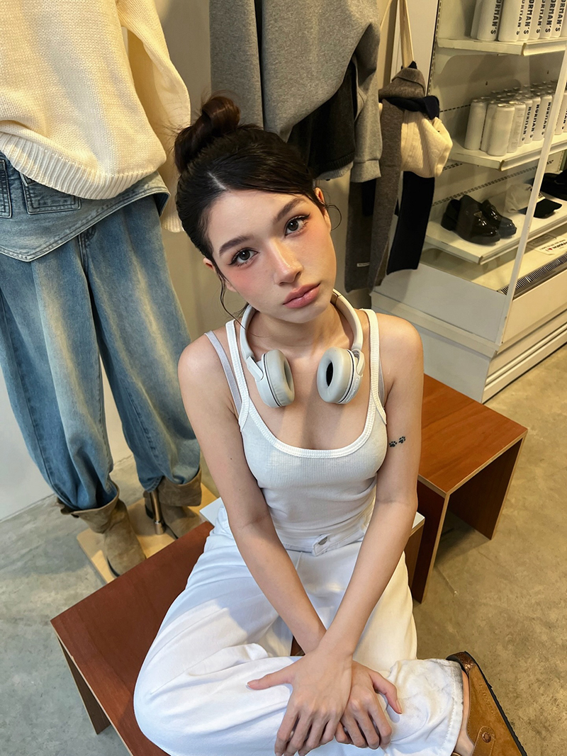 น้องวีวี่ เวอร์โรนิก้า