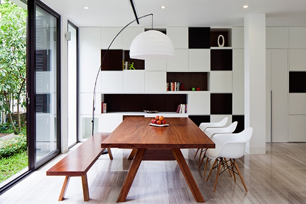 บ้าน 2 ชั้นโมเดิร์น สดชื่นด้วยสวนแนวตั้ง และมุมอาบน้ำเอาท์ดอร์