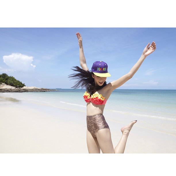 ไอซ์-กิ๊บซี่ สวมบิกินี่ตัวจื๋ว ส่งท้ายหน้าร้อน ณ เกาะเสม็ด