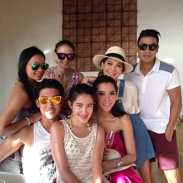 ไอซ์-กิ๊บซี่ สวมบิกินี่ตัวจื๋ว ส่งท้ายหน้าร้อน ณ เกาะเสม็ด