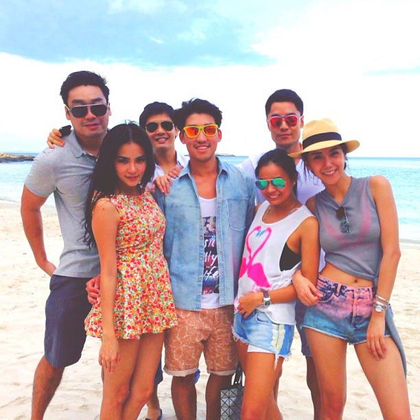 ไอซ์-กิ๊บซี่ สวมบิกินี่ตัวจื๋ว ส่งท้ายหน้าร้อน ณ เกาะเสม็ด