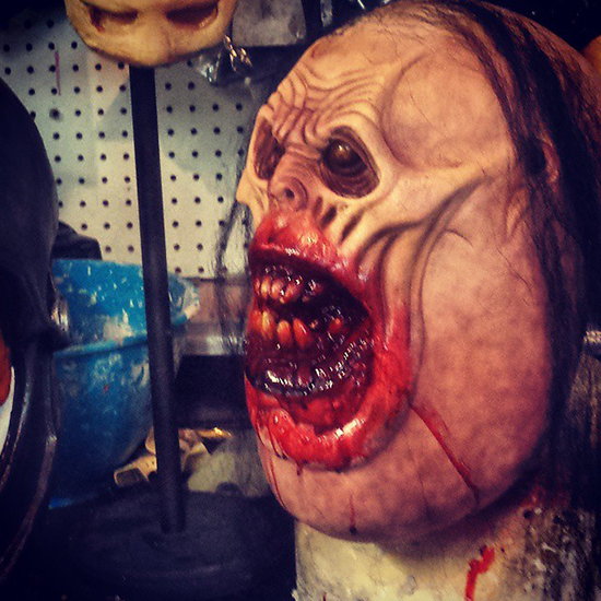 หน้ากากผี