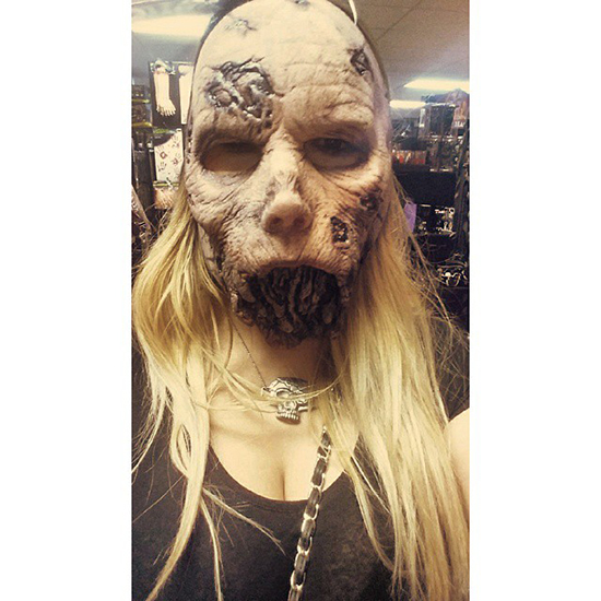 หน้ากากผี