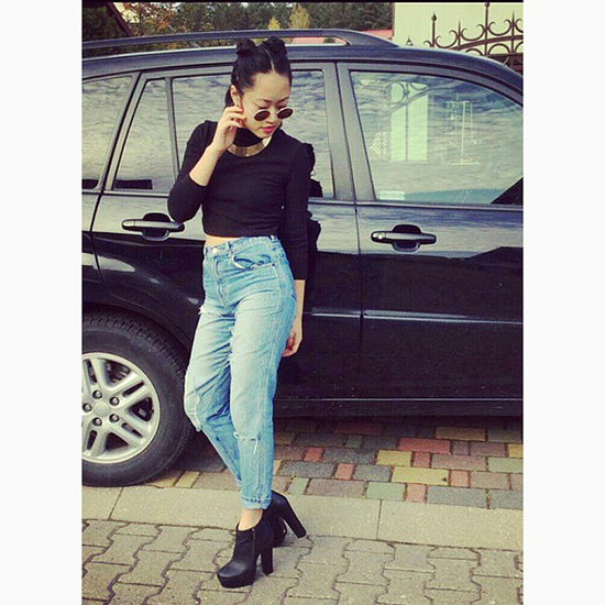 กางเกงยีนส์ขาดรุ่ย