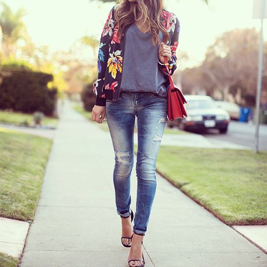 กางเกงยีนส์ขาดรุ่ย