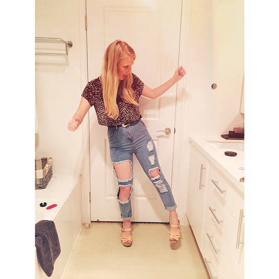 กางเกงยีนส์ขาดรุ่ย