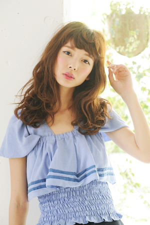 ทรงผมสําหรับคนหน้าผากกว้าง