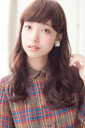 ทรงผมสําหรับคนหน้าผากกว้าง