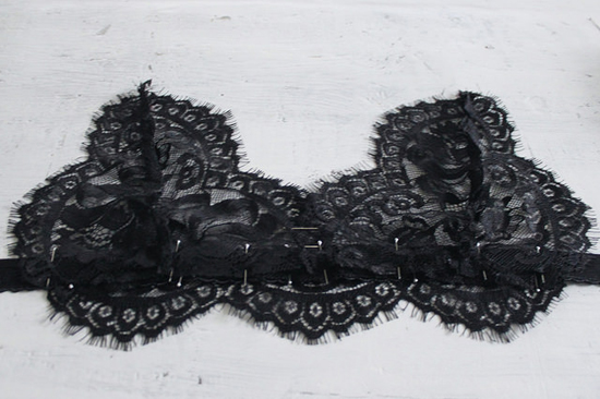 บราลูกไม้