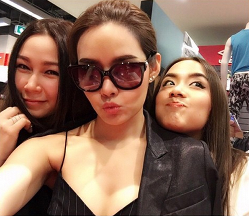 ญาญ่าหญิง