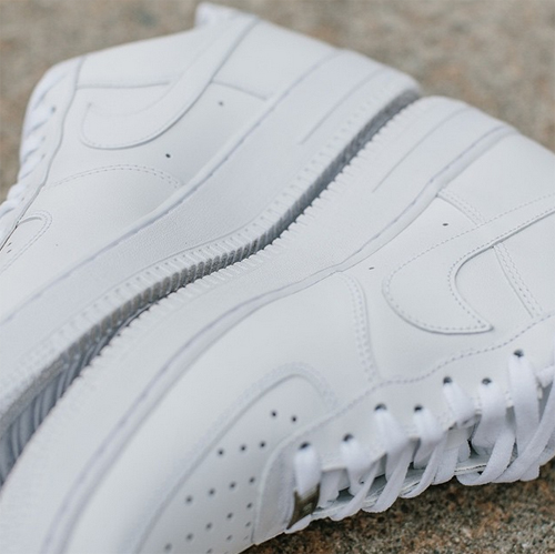 รองเท้าผ้าใบ