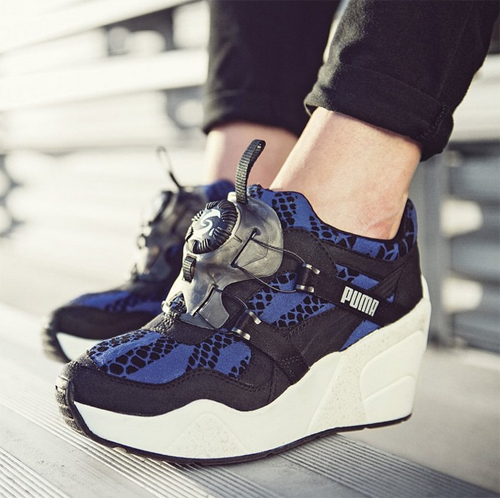 รองเท้าผ้าใบ