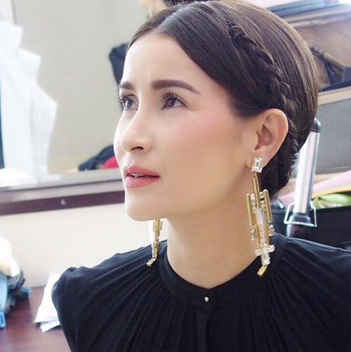 แอน ทองประสม