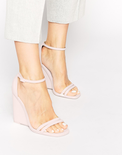 รองเท้าส้นเตารีด