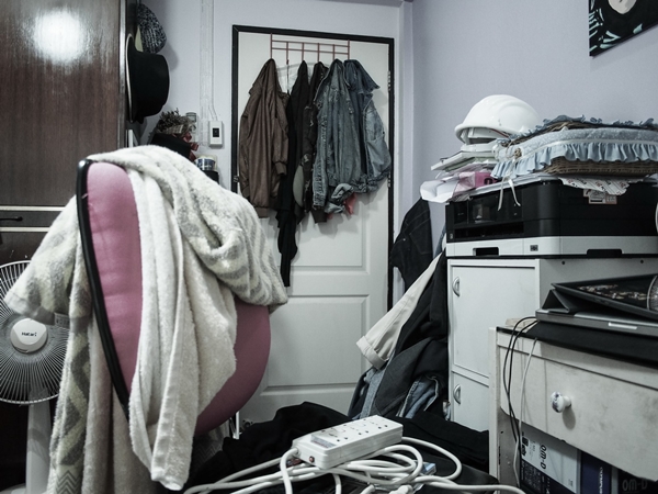 รีโนเวทห้องนอนเป็นห้องทำงานในตัว สวยขึ้นเยอะเลยอะ !