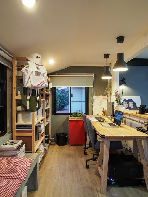 รีโนเวทห้องนอนเป็นห้องทำงานในตัว สวยขึ้นเยอะเลยอะ !