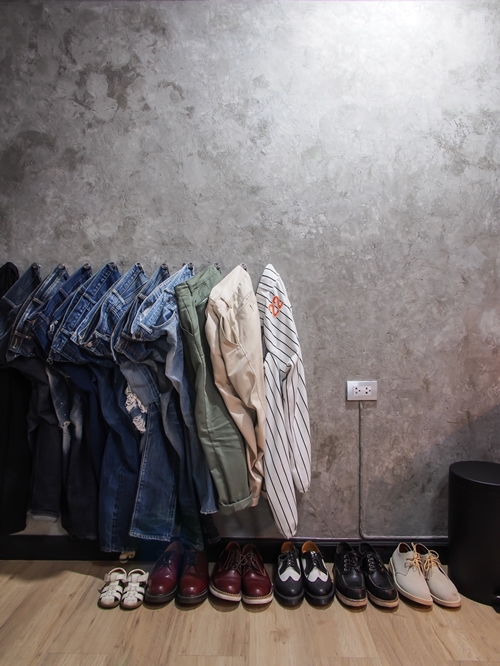 รีโนเวทห้องนอนเป็นห้องทำงานในตัว สวยขึ้นเยอะเลยอะ !