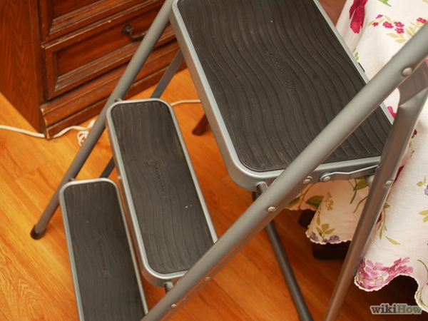 พัดลมเพดานสะอาดง่าย ๆ ด้วยปลอกหมอนใบเดียว !