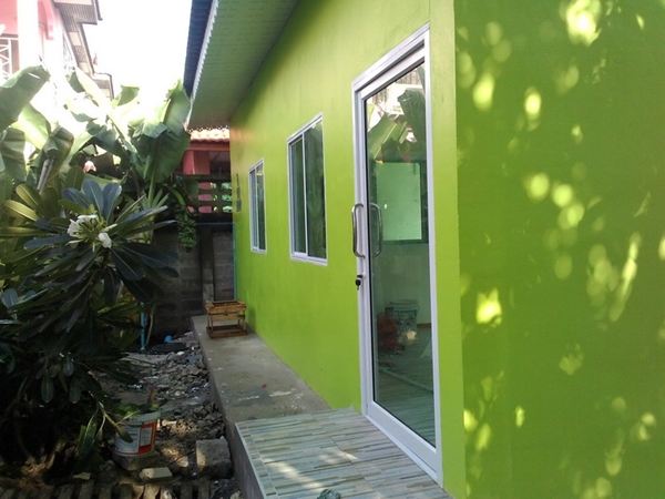 เปลี่ยนรั้วหน้าบ้านให้เป็นร้านค้า ทำกิจการเล็ก ๆ